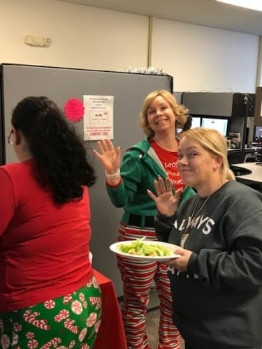 Team 2018 - PJ_and_Santa_lunch7